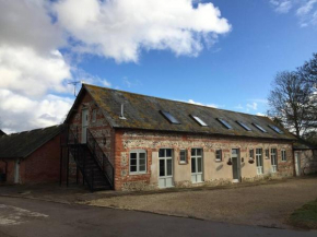 Scotland Lodge Farm, Stonehenge - The Stalls Groundfloor No Dogs & The Loft Dog Friendly